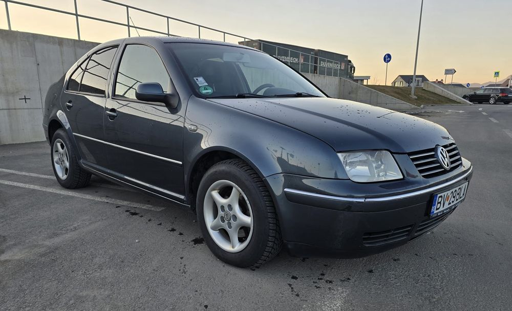 Vw Bora 1.6 16v 2002 Unic proprietar in Ro
