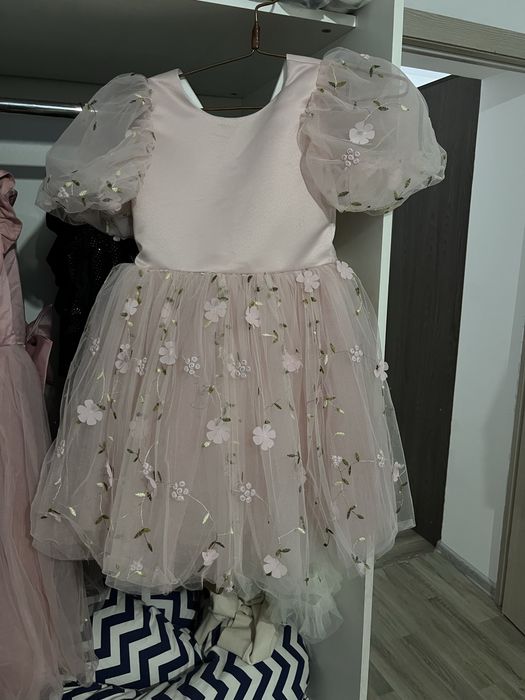 Продам платье детское .