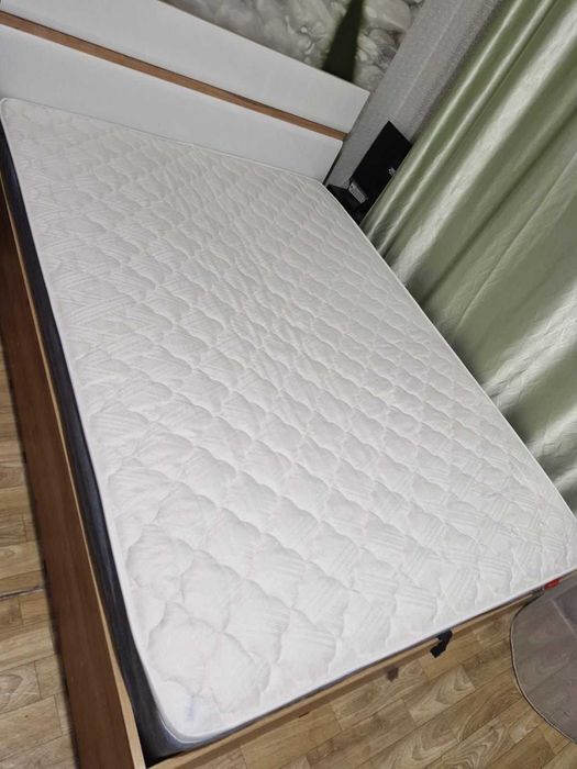 Кровать двуспальная