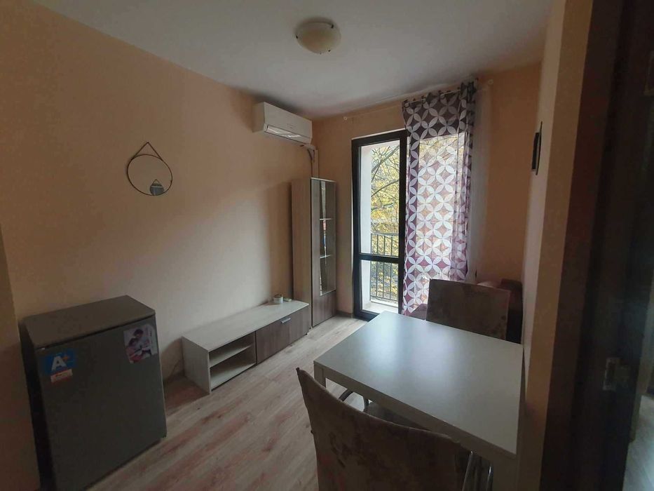 Дава се под наем Едностаен апартамент в Варна, Аспарухово - 35 кв.м за 255 € - Снимка #2