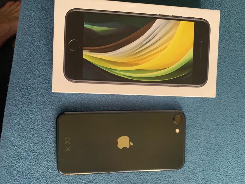 Продам iPhone SE 2020