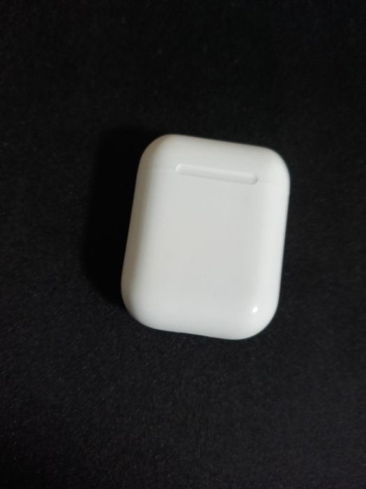 Продам белые наушники