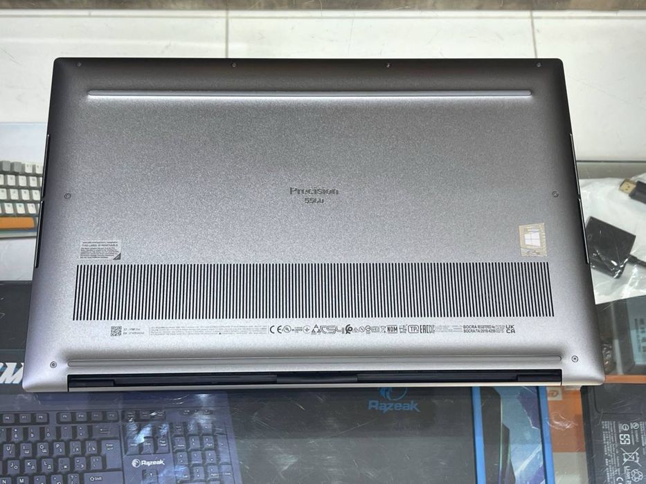 Ultrabook DELL Precision 5560