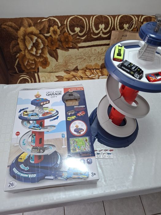 Garaj auto turn control cu pista circulara pe 3 nivele, cu sunet si lumini