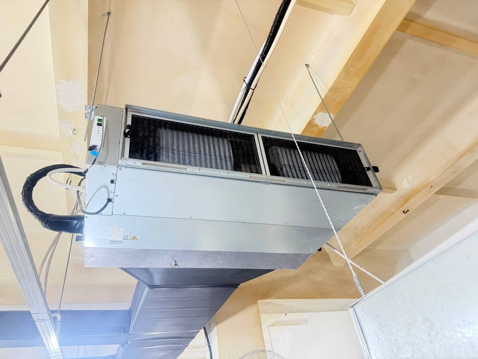 Кондиционер ва Котта морозильник камера сотилади