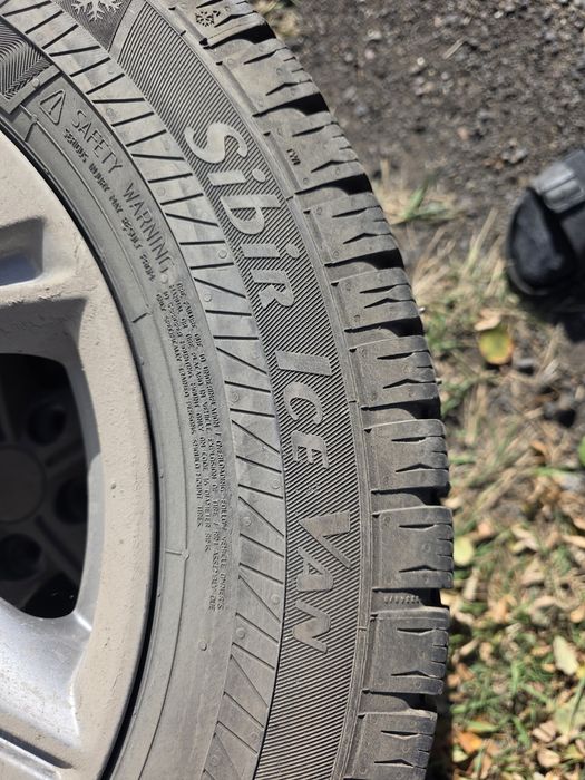 Продам шины ,зима 215 65 R16 C