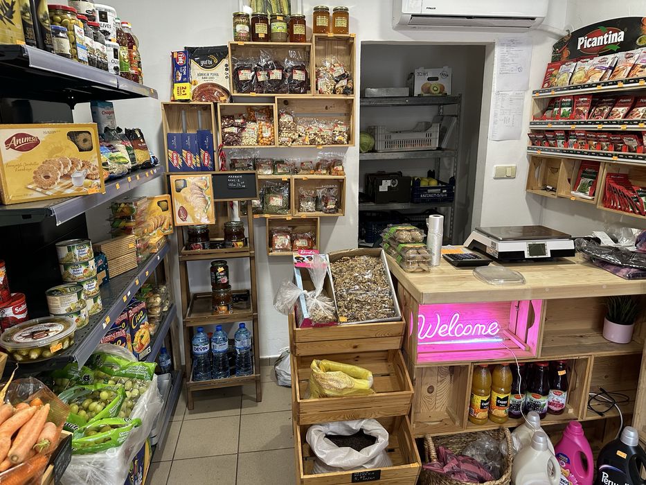 Продавам цялостно оборудване за плод и зеленчук