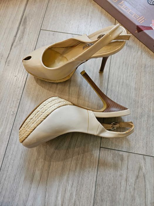 Обувки  на токче