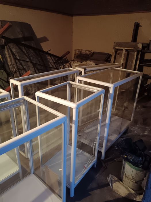 Стеклянные витрины ломбард