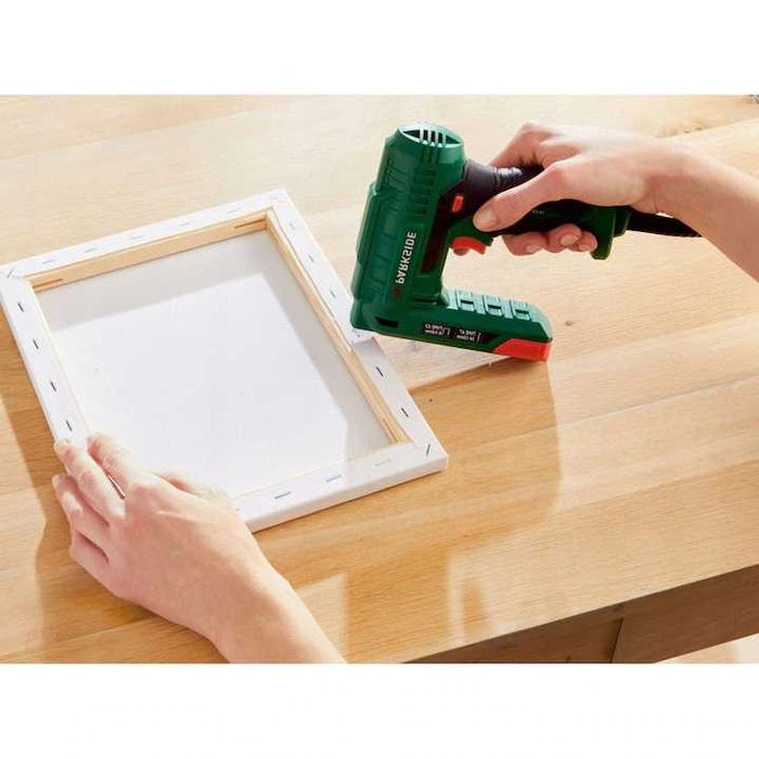 Aparat de aplicat CUIE si CAPSE, profesional, CAPSATOR ELECTRIC la priza, putere 70 W, nou sigilat, realizat in Germania pentru tamplarie si tapiterie
