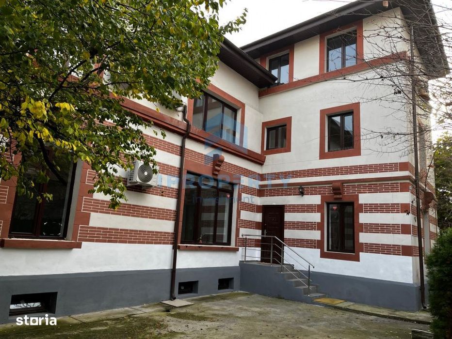Comercial-Birouri | Piata Victoriei | 250 mpu | 18 Camere | Curte prop