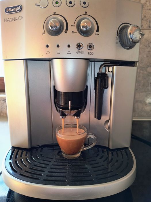 Кафе машина робот Делонги
