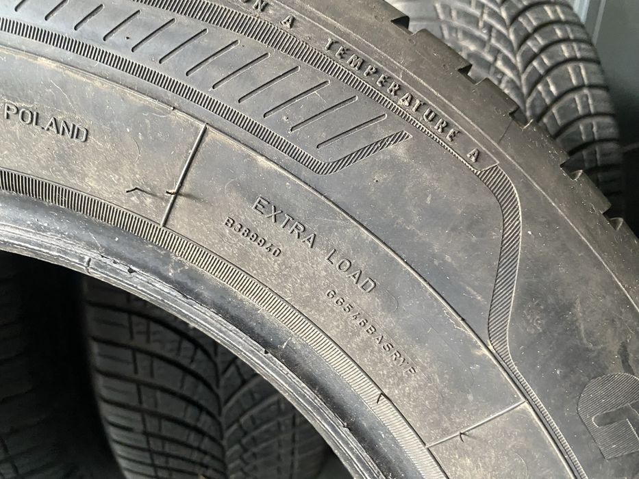 Anvelope 215/65R16 GoodYear Vector 4Seasons Gen-3 102H