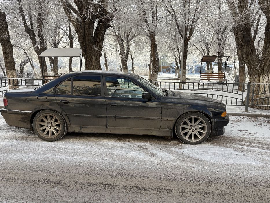 Продам BMW E38 бумер в хорошем состоянии