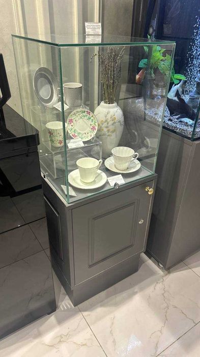 Мебель (витрины) для магазина