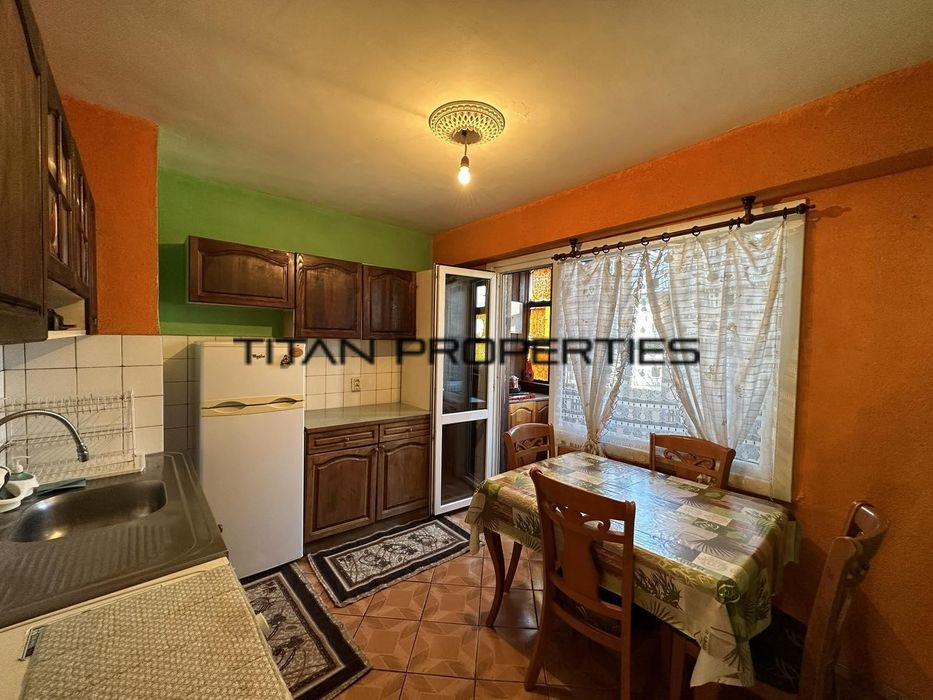 Продава се Тристаен апартамент в Бургас, Възраждане - 81 кв.м за 1667 €/кв.м - Снимка #2