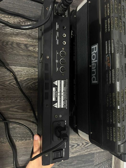 De vanzare acordeon Roland FR2