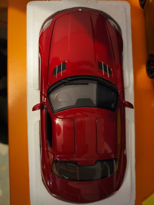 Mercedes-Benz SLS AMG ,цвят Le Mans Red 1/18 Minichamps