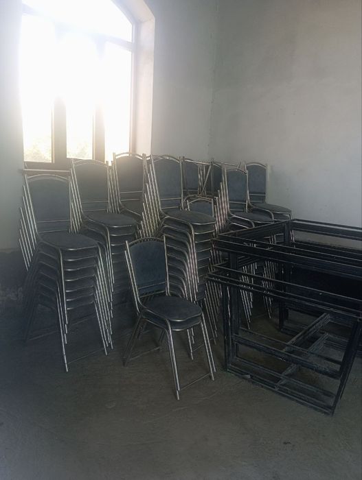 Narxi 32 ml 
10 kamp 100 ta 
1 ta stol atrofida 10 ta odam o'tiradi 
K