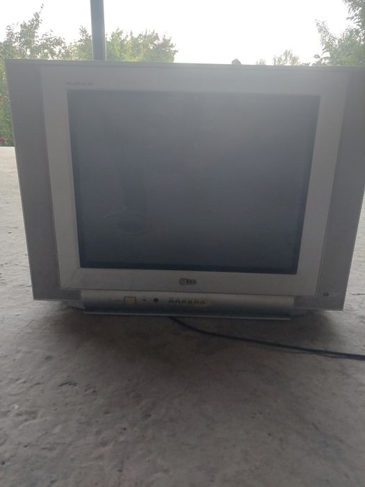 Televezor lg orqasi bor