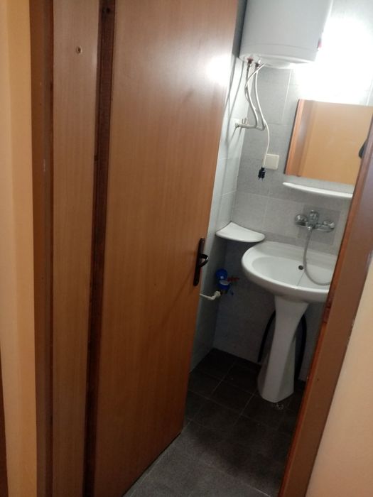 Дава се под наем Офис в Русе, Център - 28 кв.м за 178.5 € - Снимка #4