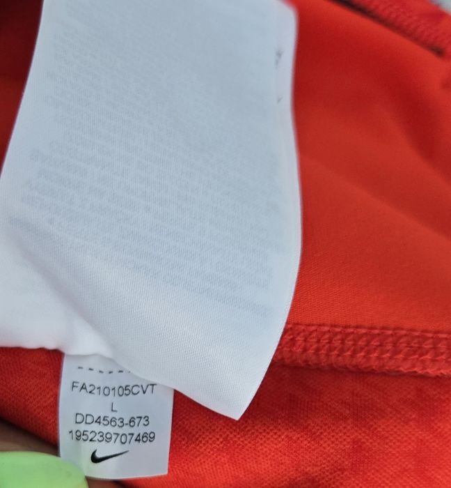 Nike оригинален дамски клин нов М/Л  размер