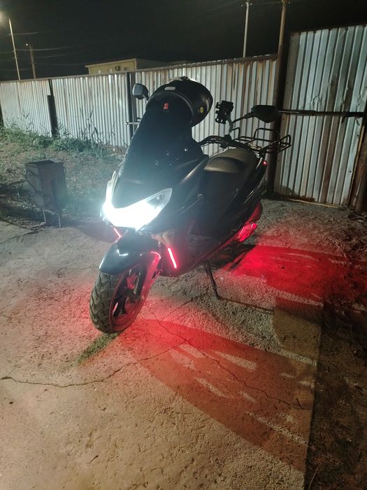 Макси скутер сатылады