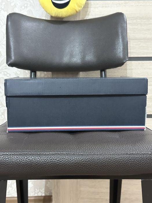 Продается коробка из под обуви