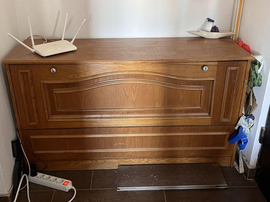 Comoda veche din lemn