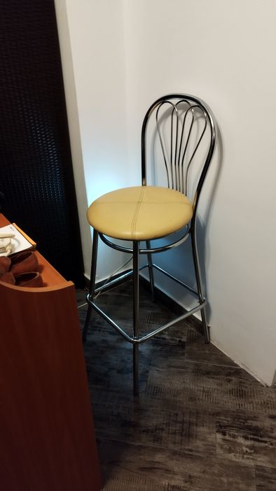 Masa bar puțin folosită 199 Ron