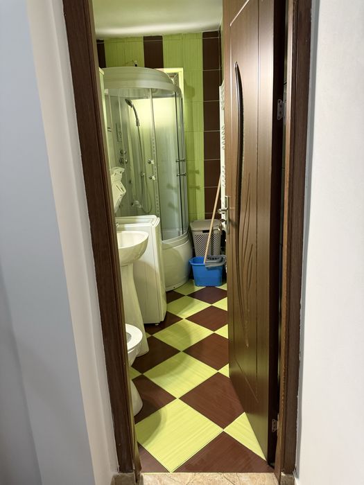 Inchiriez apartament