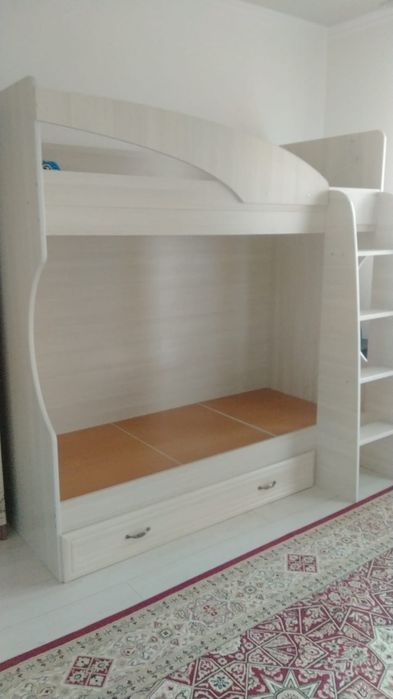 Двухъярусная детская кровать