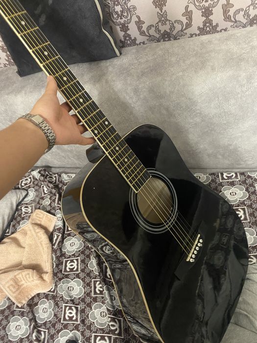 Гитара новая продаю