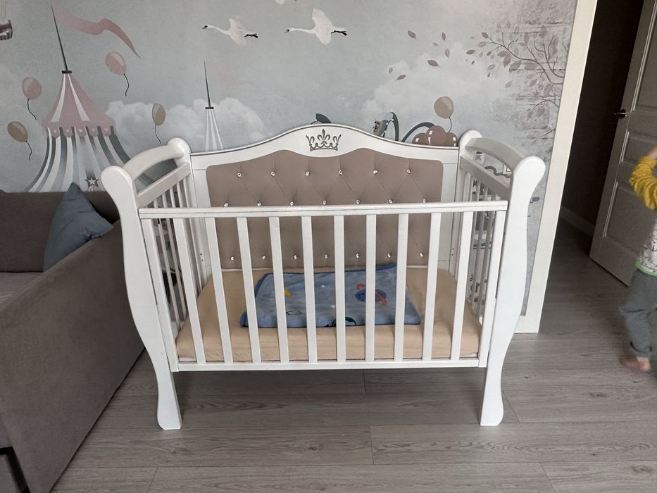 В продаже детская мебель