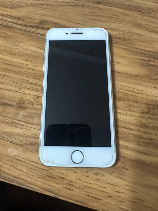 продается 7 iPhone