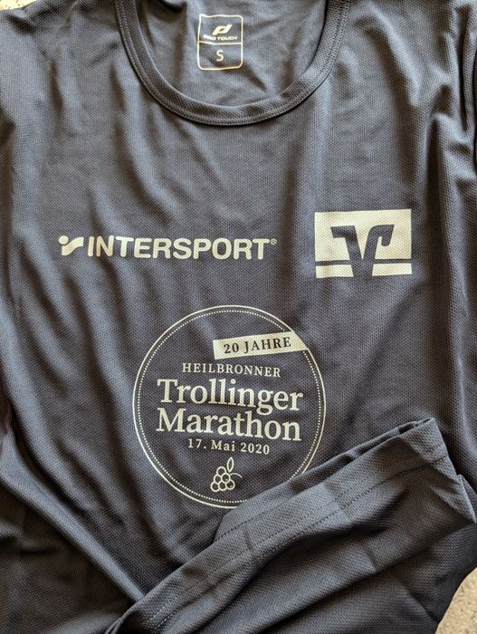 Tricouri noi S, INTERSPORT  5 bucăți 25 lei