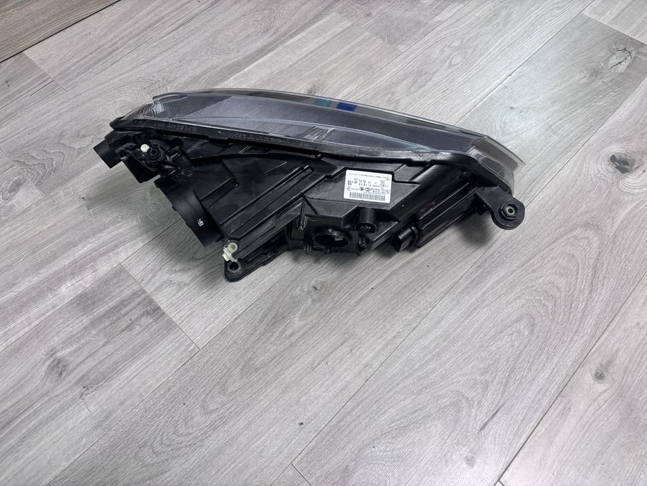 Far stanga superb 3 III bi xenon adaptiv