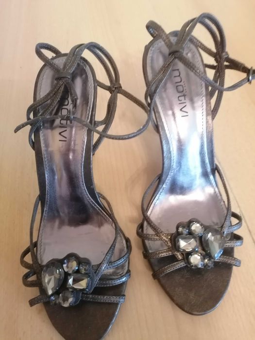 Маркови сандали, обувки, ботуши GUESS Motivi Moschino Lacoste номер 37