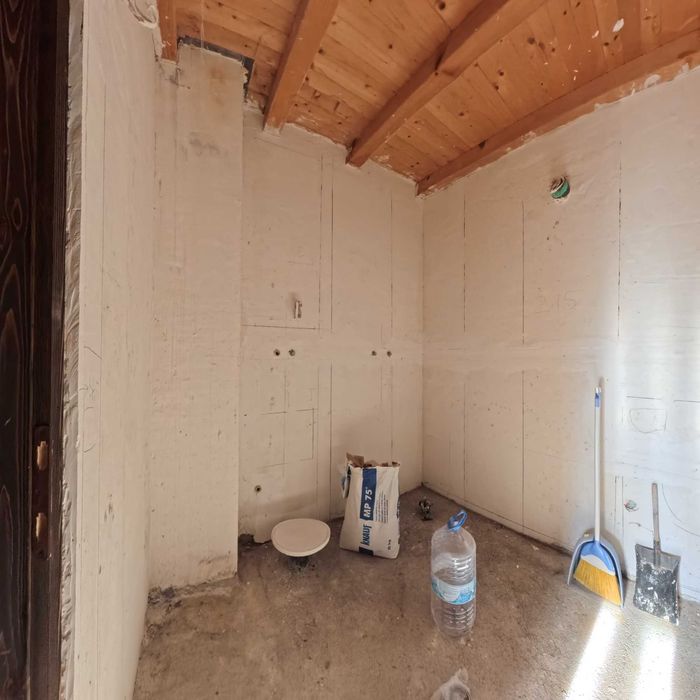 Напълно готова за живеене къща в село Черковна