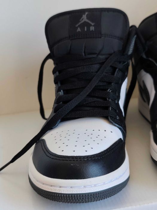 Високи сникърси Air Jordan - размер EU-40,5