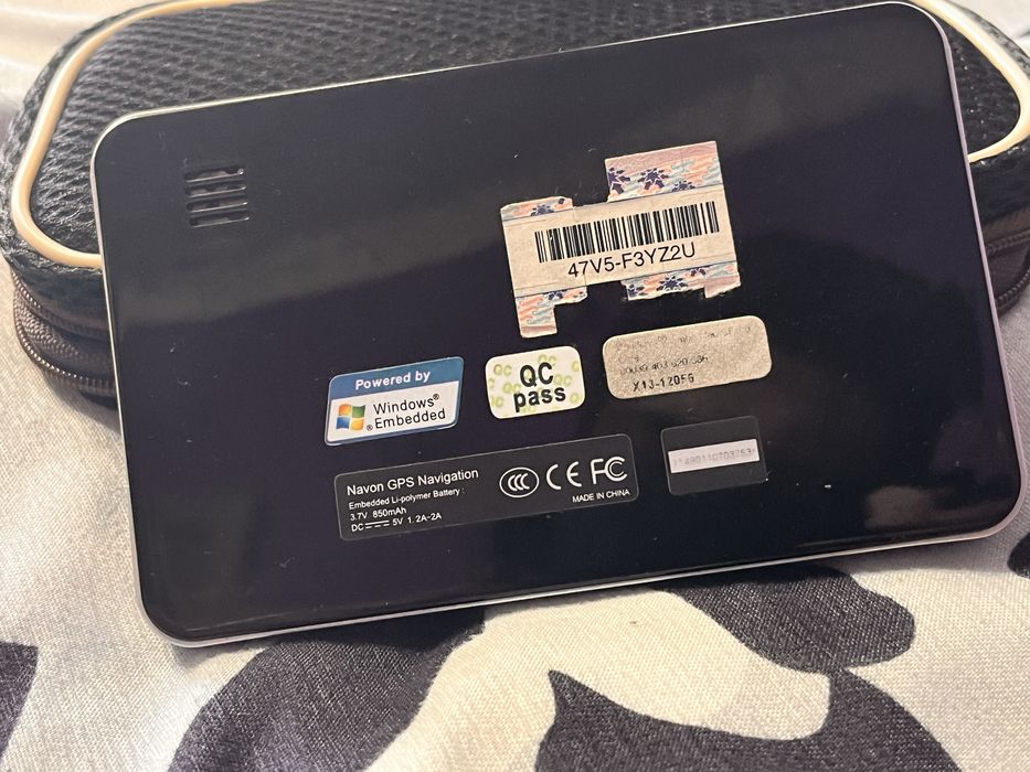 GPS Navon 5 inch + Husă și Încărcător auto