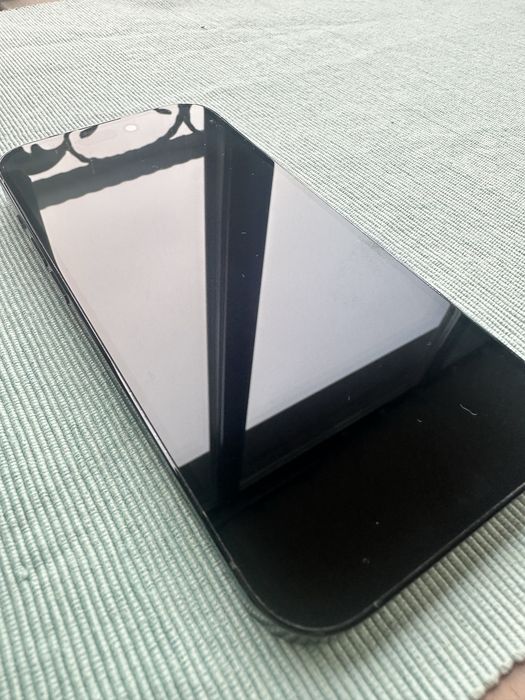 Iphone 14 Pro, 256 gb, inclusiv 5 huse