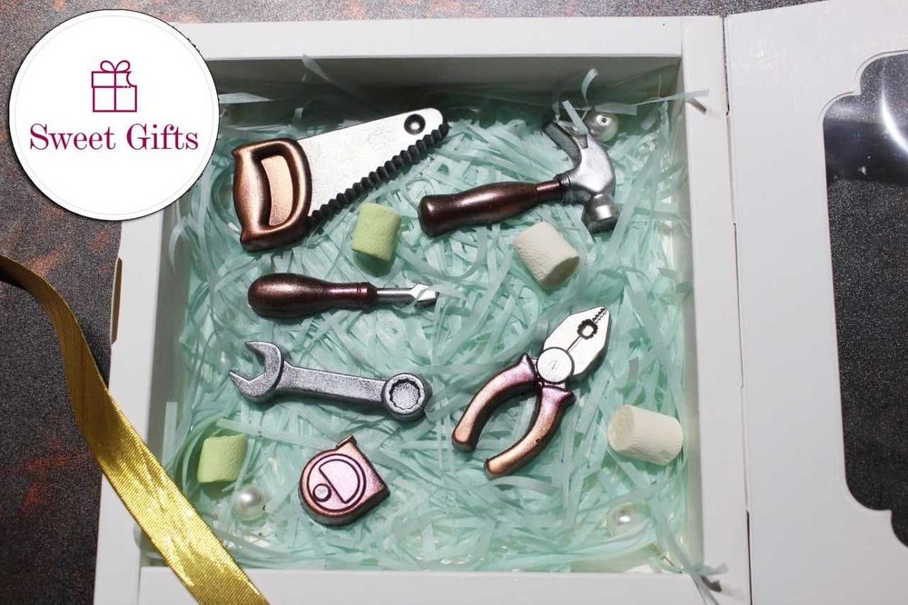 Шоколад ручной роботы. Подароки. Шоколадные фигурки