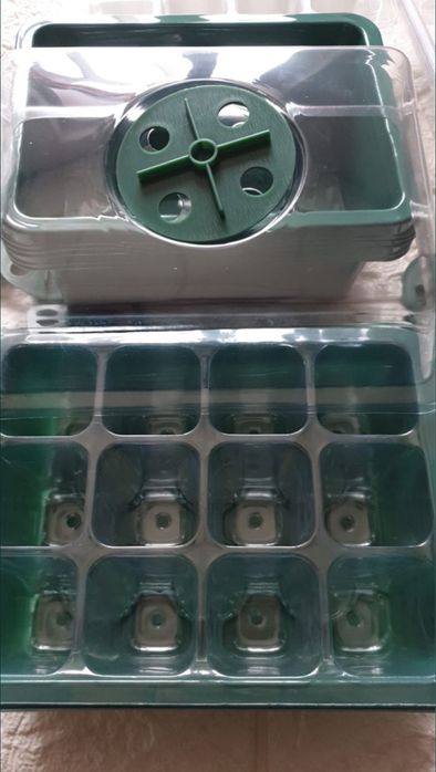 Tăvi pentru rasaduri,8bc pe set