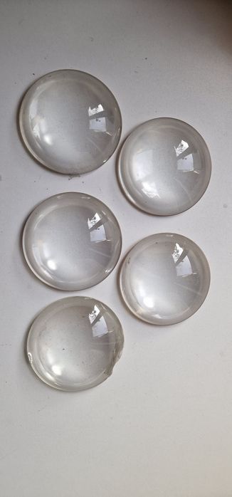 Увеличительное стекло Лупы.