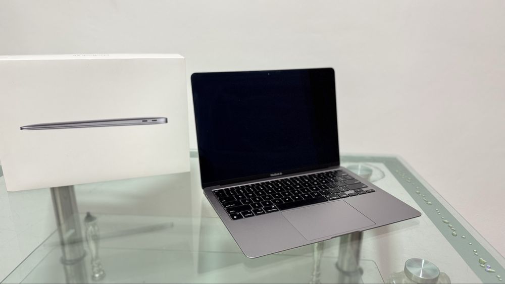 Мадбук Айр 256гб