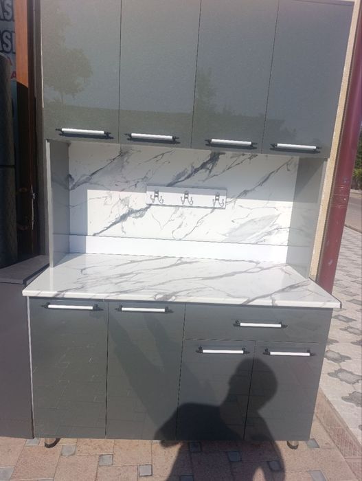 Kuxni mebel sotiladi  ustanofka bepul