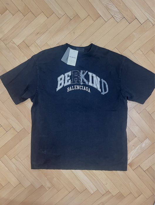 Balenciaga тениска Berlin Be kind