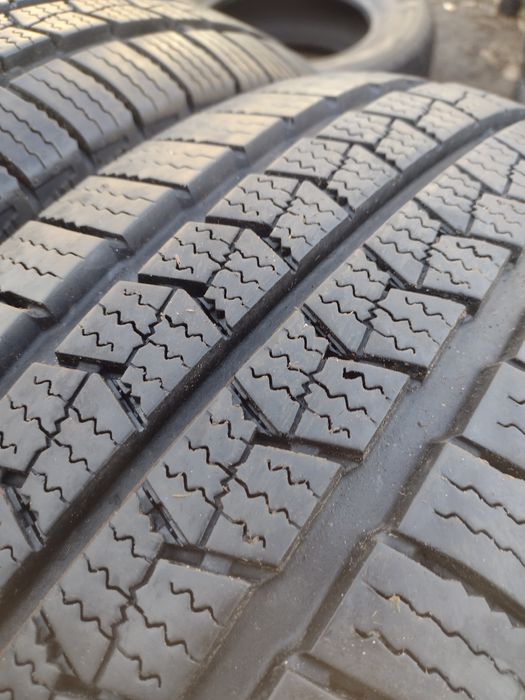 Почти нови 2бр.215/70/15С Нексен дот3223