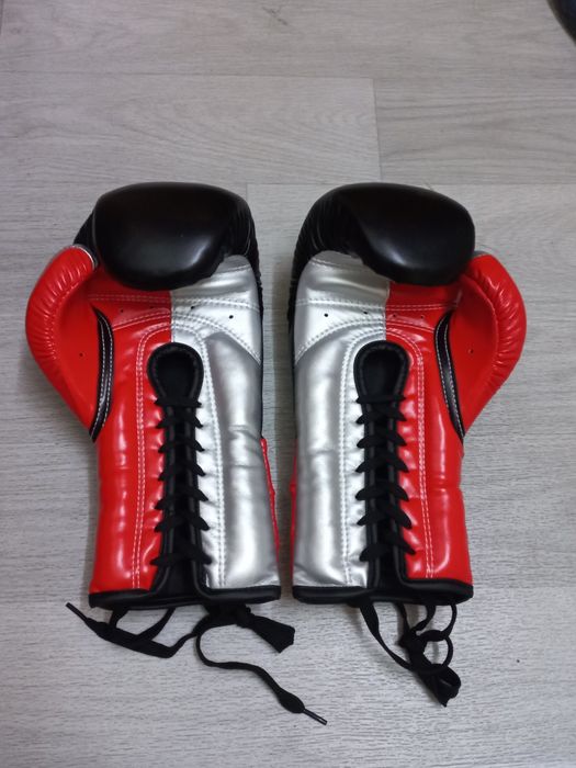 Перчатки боксерские Buka на шнурках